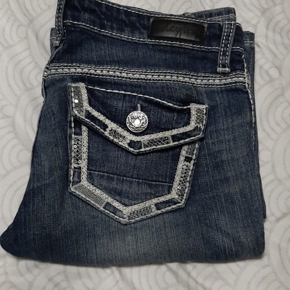 Women's 28R "Leo Bootcut" Distressed Embroidered Jeweled DayTrip Jeans - Picture 13 of 13